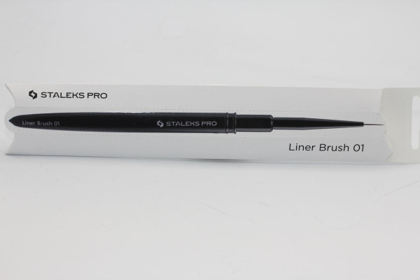 Staleks Pro Fineliner Pinsel 01